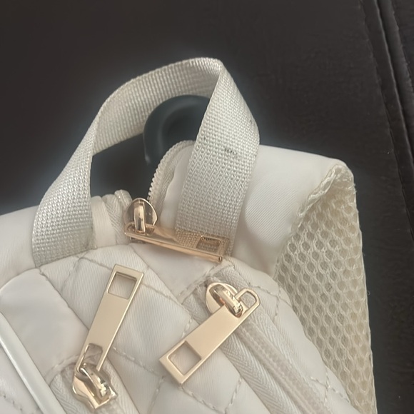 Gently used pickleball bag - Picture 2 of 5